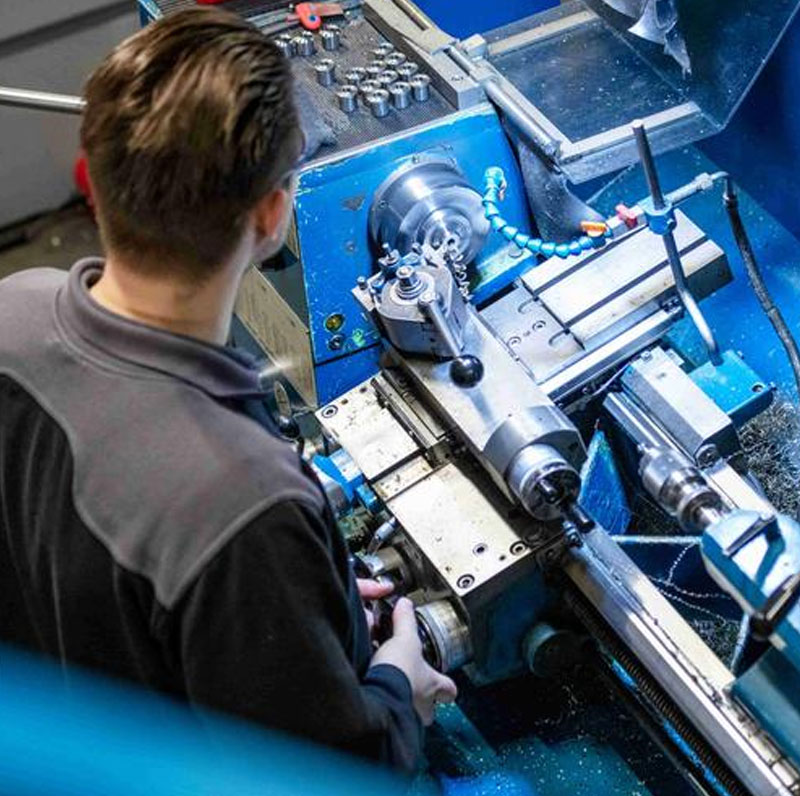 What is a Lathe Machine? Definition, Parts & Complete Guide