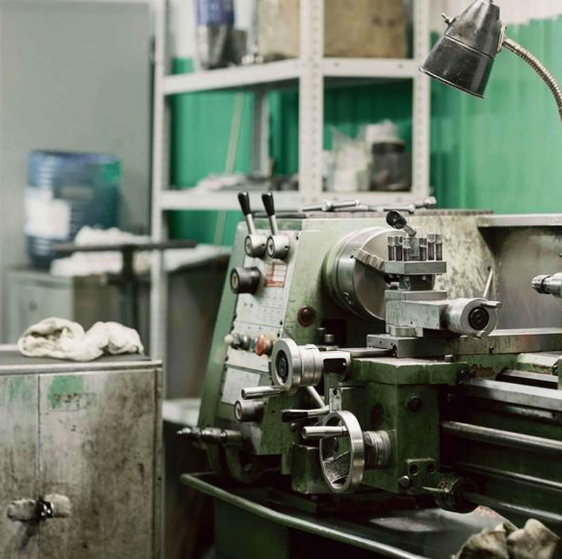 Lathe Machine Guide for Small Workshops and Beginners
